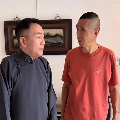 近日，著名演员、网红条子因为在直播间从表态支持杨议到批评杨议，由此也是引起大家的