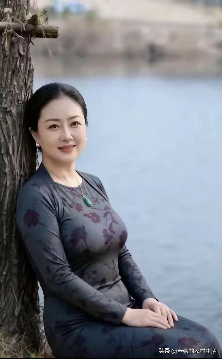 女人们注意了
当你自己都没有照顾好的时候
请你不要去照顾任何人
当你自己都还在很