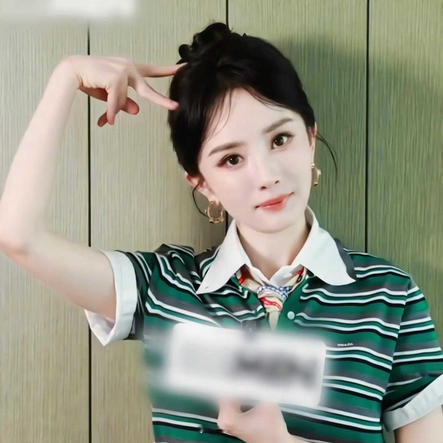 杨幂杨幂冯湮儿🦊杨幂江山大同🦊杨幂感谢你精彩耀眼 做我平淡岁月里的星辰