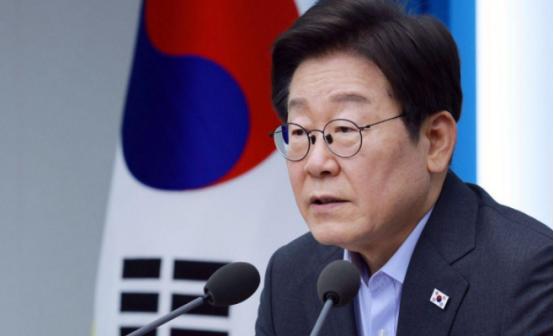 倒计时2天，李在明将含泪签字，美逼韩国割土地，中国家门口生变！
 
美国总统特朗