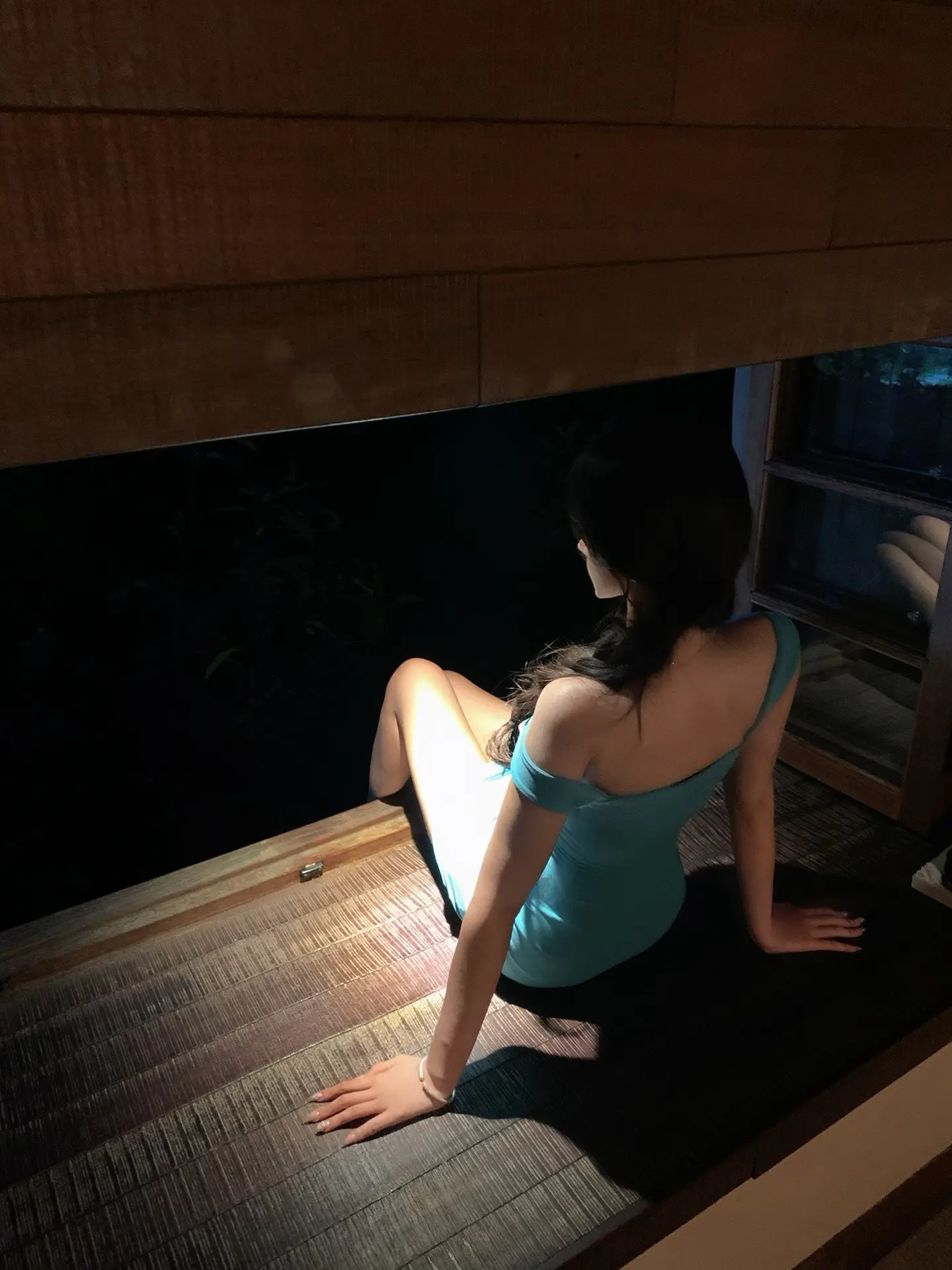 爱你是孤单的心事。