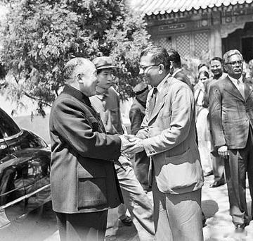 1958年，马寅初向主席建议实行计划生育。主席强烈反对，当场否决了他的建议，并提