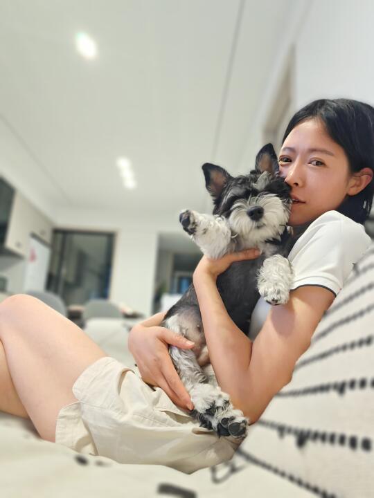 自己的小狗恨不得把最好的都给它！