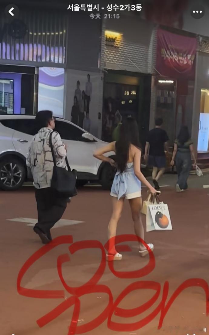 来看看我套爸爸房时赫的近照 