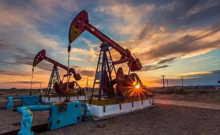 特朗普这回算是踢到铁板了。美军刚宣布封锁海峡，没想到，第一个跳出来指着美国鼻子骂