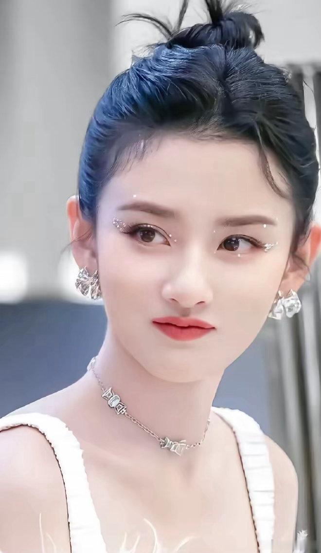 宋祖儿抖音评论区[音乐]这又是怎么了？网友纷纷跑去宋🍎区嘘嘘嘘…这又开始翻旧账