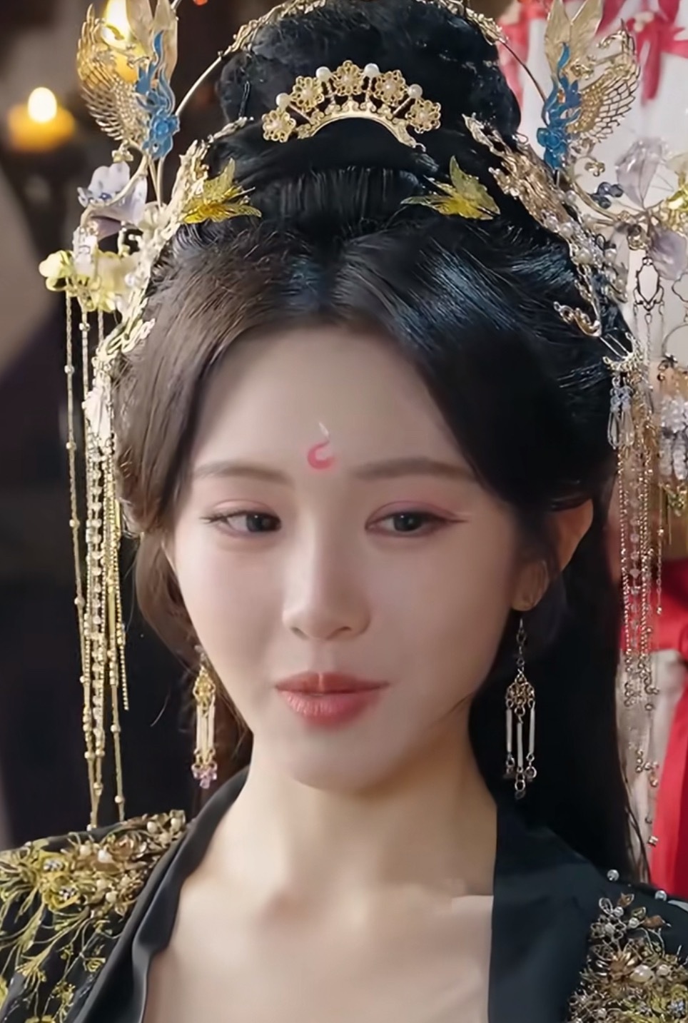 这个演员气场好强！实在太强了！我就一直盯着她的眼…… 