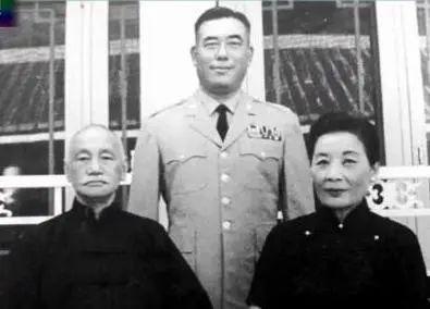 蒋介石侍卫长郝柏村晚年称：蒋介石最大错误，就是接受雅尔塔协定。2013年，在《问