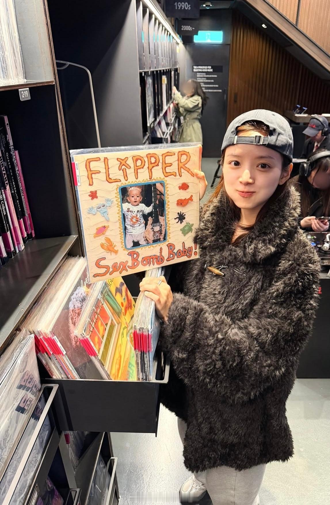 穿搭分享 连续更新第2677天韩国时尚女生日常搭配周一来啦韩系穿搭超能新星汇新星