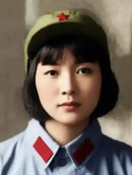 岁了，这是她年轻时候的照片。