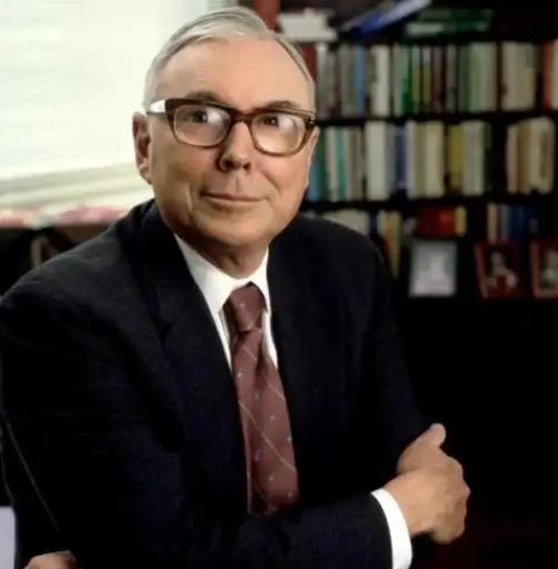 美国彻底慌了？
 
世界亿万富豪查理·芒格：“美国过去的成功，很大程度上有中国人