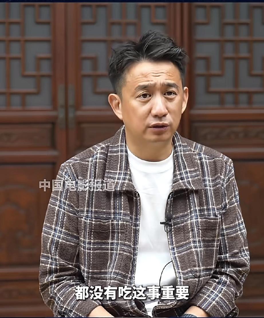 黄磊瘦了很多，但看上去也老了很多

黄磊近日接受采访时，整体瘦了很多，他说他减肥