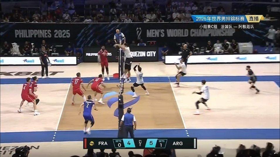堵车终于到家了。你法丢了第一局。2025男排世锦赛 ​​​