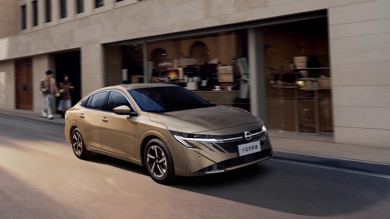 15代轩逸上市就打到9万级，三代同堂抢销量东风日产在开工第一天突然上市了全新一代