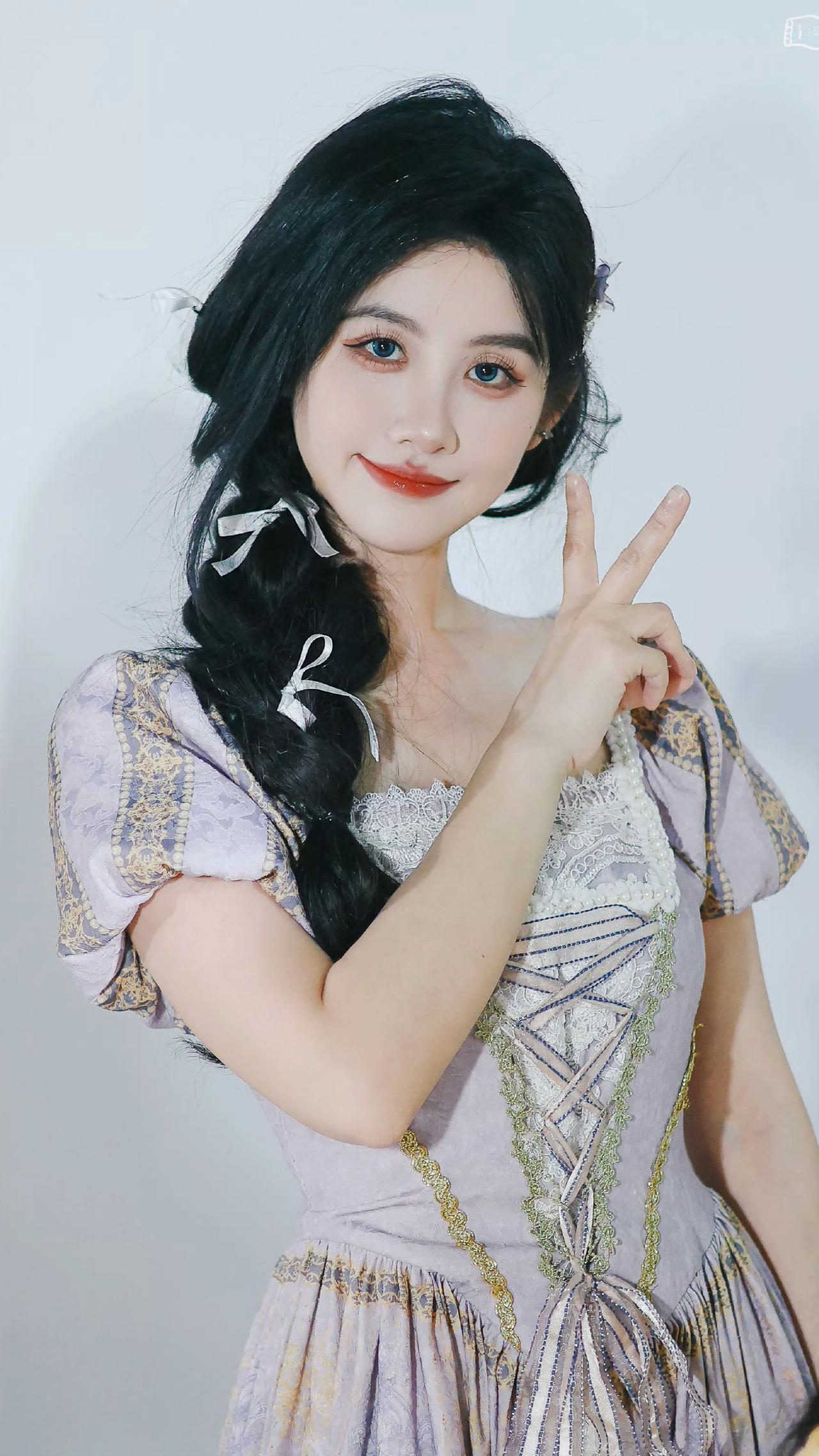 你认为刘倩倩可爱吗？卖萌的样子你喜欢吗？，欢迎评论区一起讨论吧爆料 刘倩倩