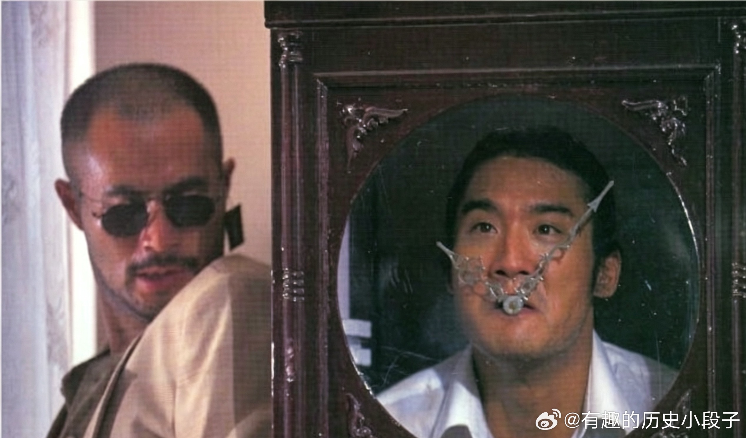 1994年 徐锦江和梁家辉拍《赌神2》幕后照片老照片