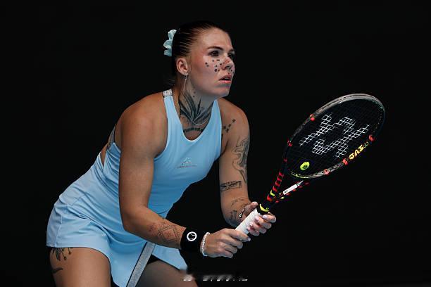 乌克兰的女球员奥利尼科娃虽然首轮惜败卫冕冠军凯斯，但她的经历和赛场表现引发关注奥