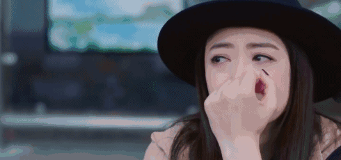 高智商美女，她自幼被抛弃于孤儿院长大，被人领养，她摆脱心理困扰，就会跃升到认知的