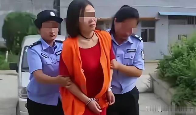 狼心狗肺！2009年四川，一位单亲妈妈为了养活儿子，不得已从事皮肉生意，供儿子读