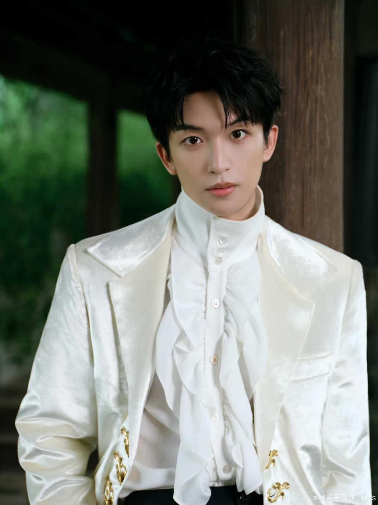 原来黄子弘凡唱歌这么好听湖南卫视连发9条黄子弘凡暑期嘉年华温柔的声线可以诉说细碎