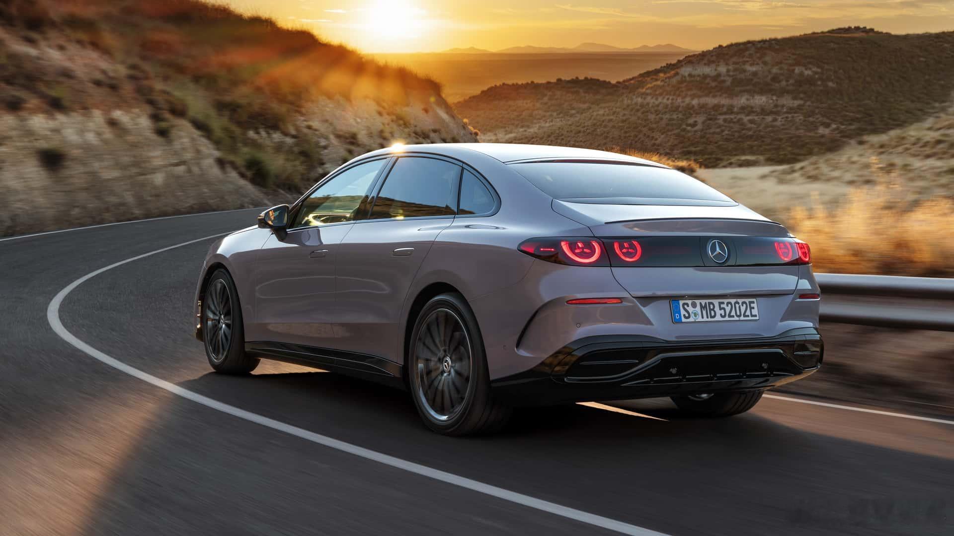 全新的纯电C-class纯电，基本上延续了GLC纯电的设计。有前备箱，有超大屏，