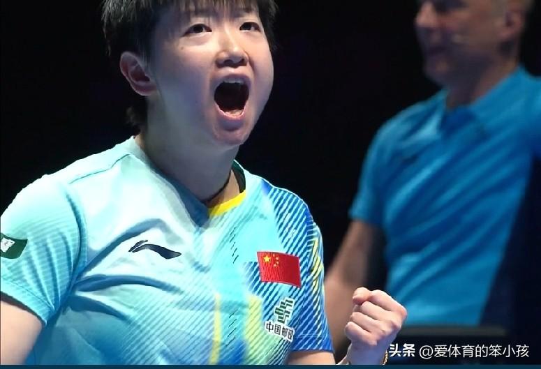乒乓世界杯的赛场上，女单16进8的争夺战迎来孙颖莎和蒯曼之间的强强对话——尽管之