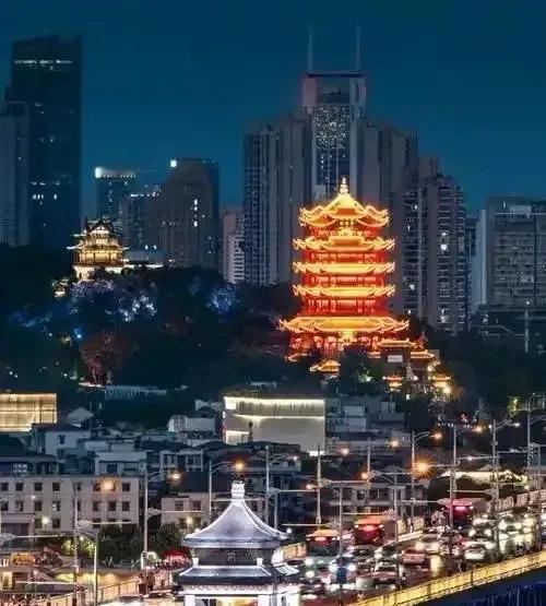 51🌙奋进江城共筑新篇
2026年的钟声即将敲响，江城武汉这次跨年活动感觉会超