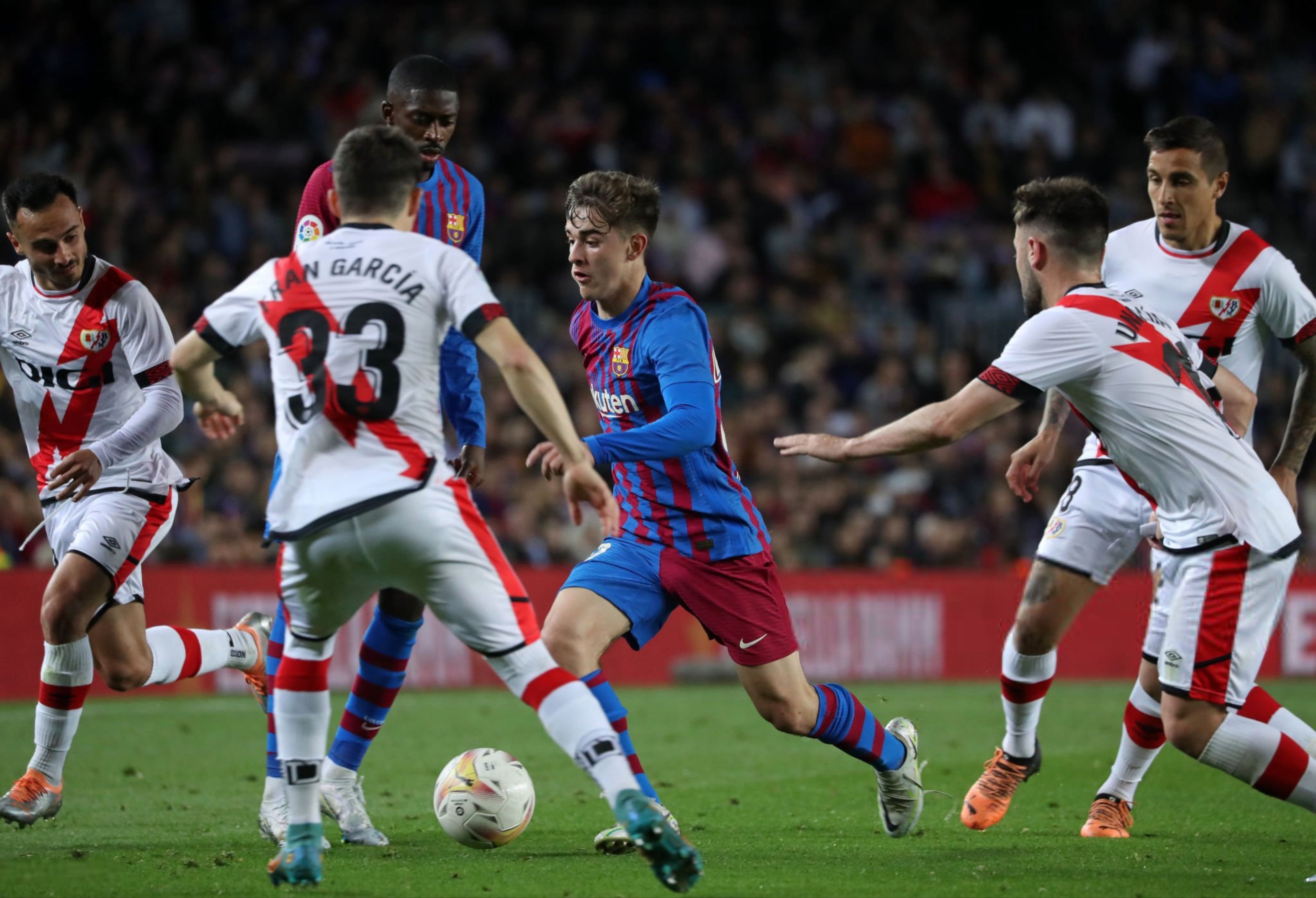 最近两次巴萨在诺坎普球场对阵巴列卡诺的比赛： ❌ 巴萨0-0巴列卡诺 — 202