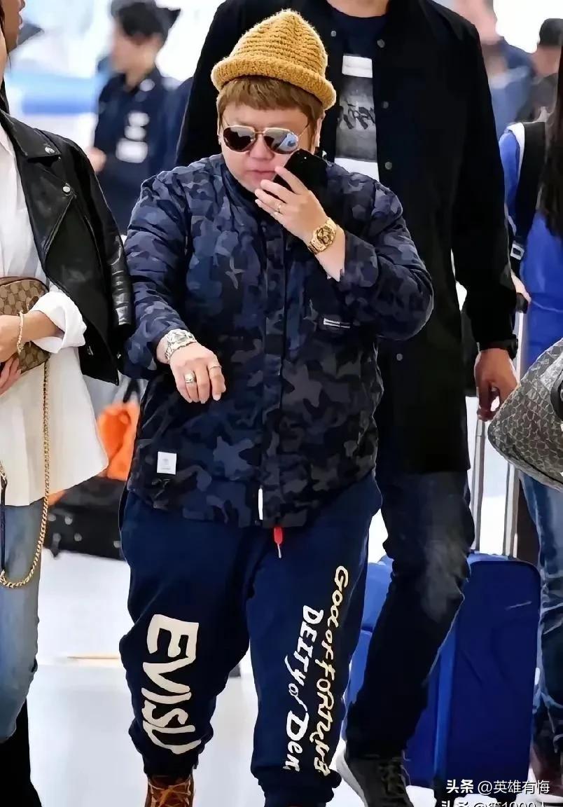 今天总算对“贼喊捉贼”这出好戏有了形象的理解。这事还得从冯小刚的“抓特务”宣传开