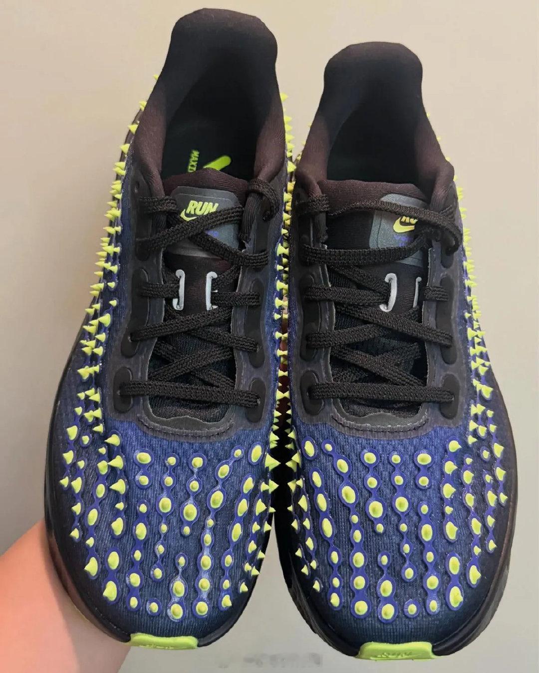 Nike Vomero Premium 耐克顶级迈柔在时装化的路上越走越爽了。耐