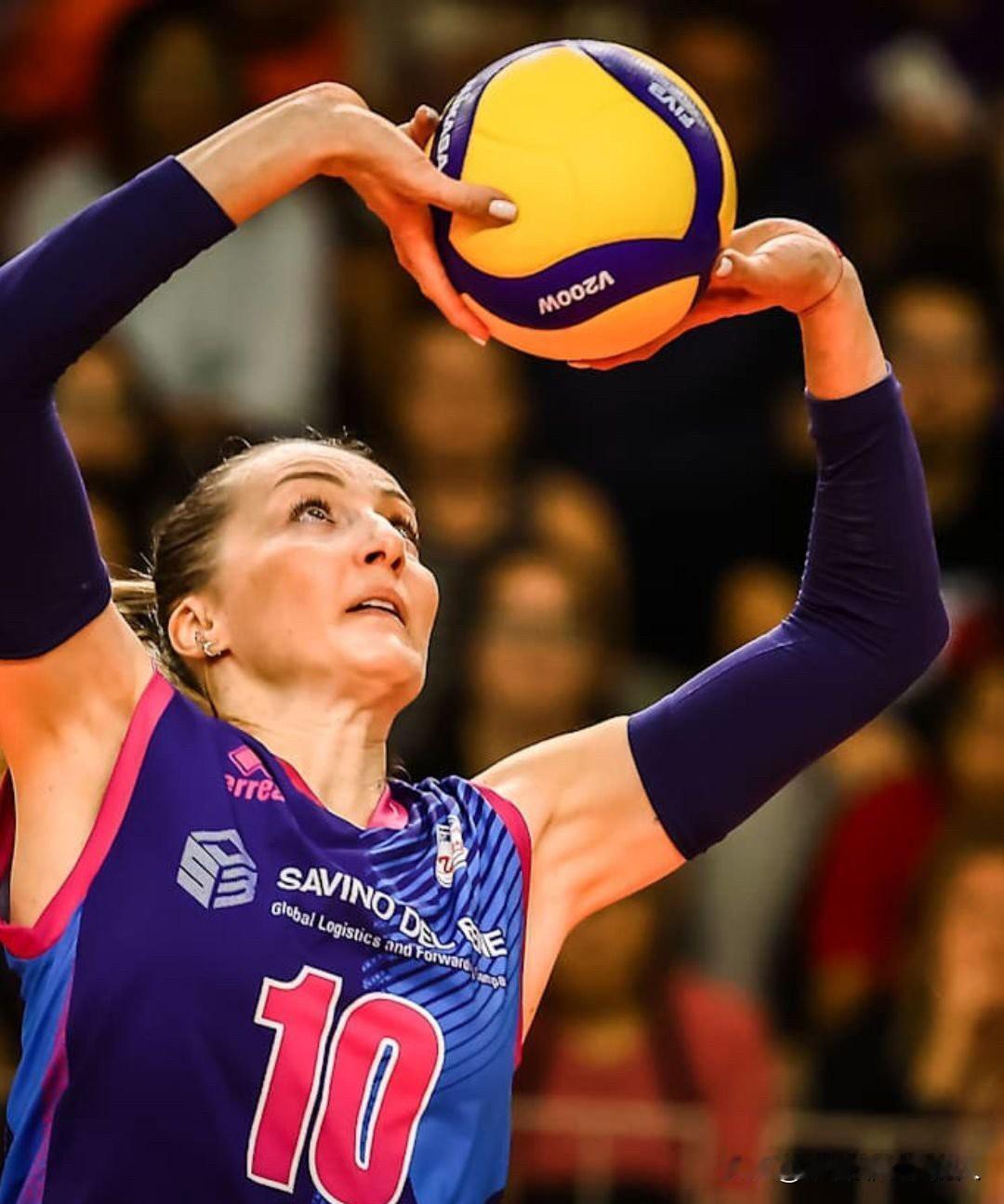 塞尔维亚🇷🇸二传玛雅.奥杰年诺维奇考虑再战一个赛季。
      “我知道我