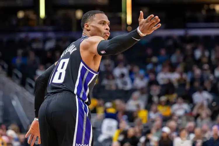 北京时间12月9日，NBA常规赛国王客场对阵步行者，国王遭步行者持续压制被拉开1