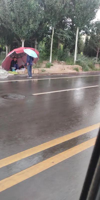 浙江一家小面馆，来了个神秘客人，直接花7500元预存500碗面，可把老板给弄懵了