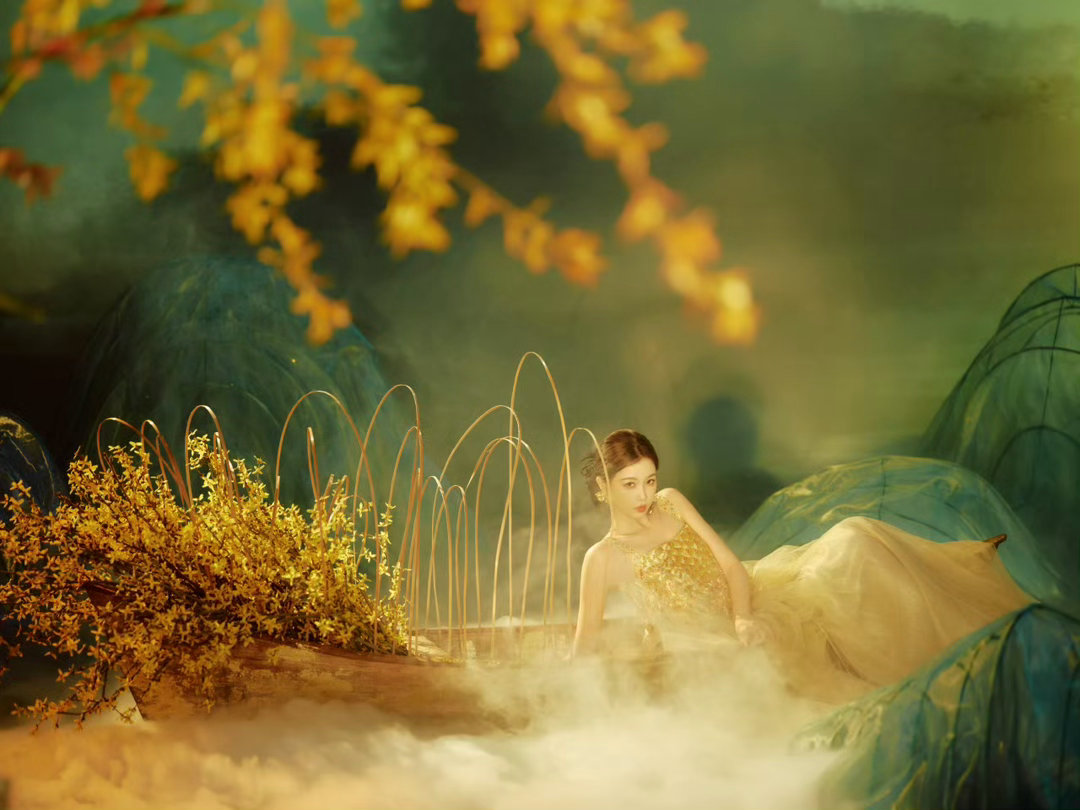 虞书欣工作室出图，金色驾驭的太好了 成熟又凌厉的美