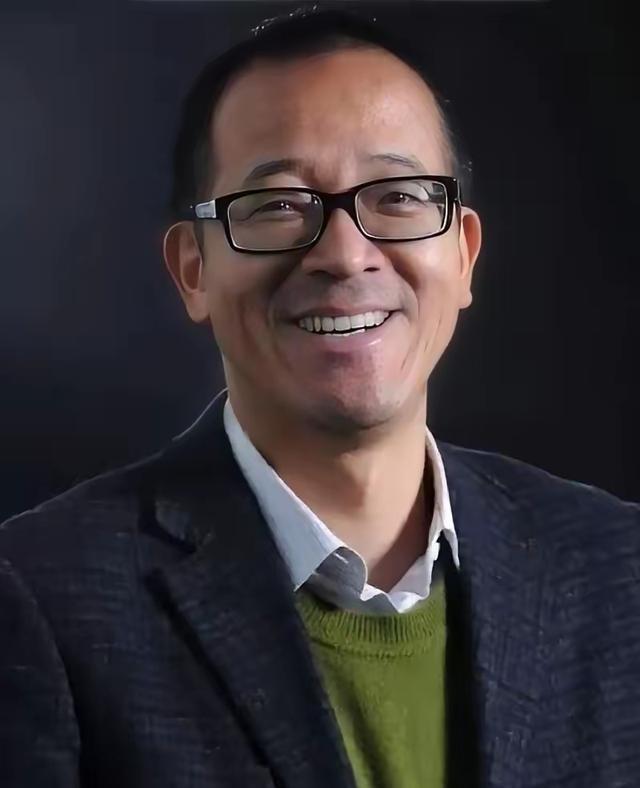 俞敏洪曾说：“我不羡慕天天跳广场舞，天天打麻将打掼蛋的人。我羡慕60后还背着包上