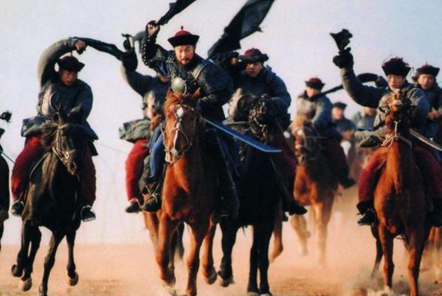 清朝名将海兰察为何被称“妖人”？喜与肥妇同眠，母牛可应急？当乾隆皇帝在木兰围场被