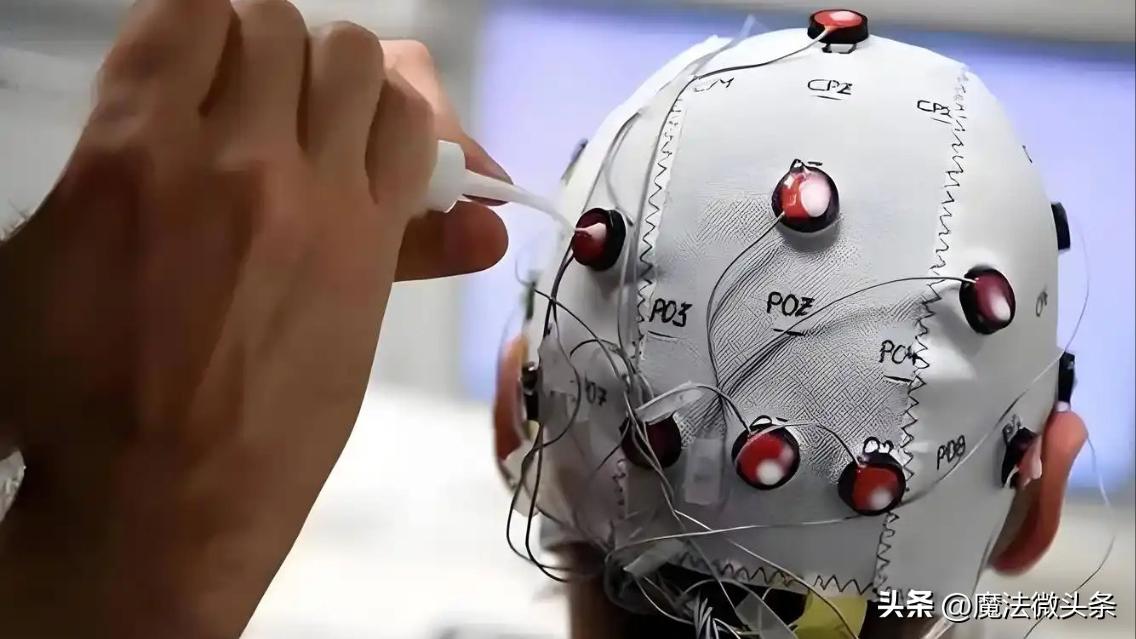 布局脑机接口，加速未来产业落地生花。
脑机接口这一前沿领域正加速未来产业落地。3