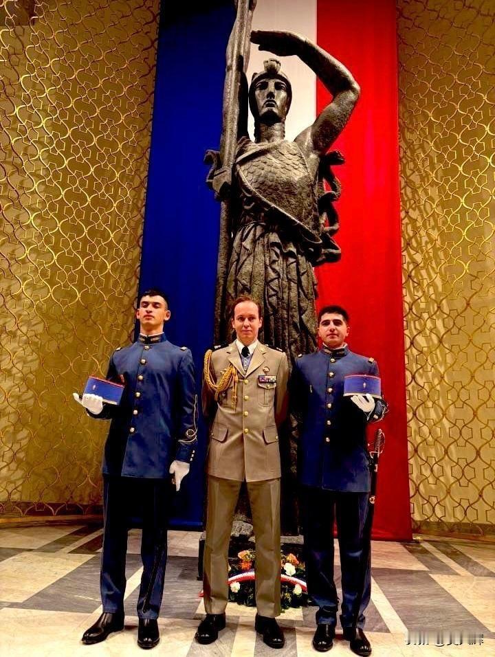 法国圣西尔军校为亚美尼亚军官授剑

12月17日，法国驻亚美尼亚使馆发布消息称，