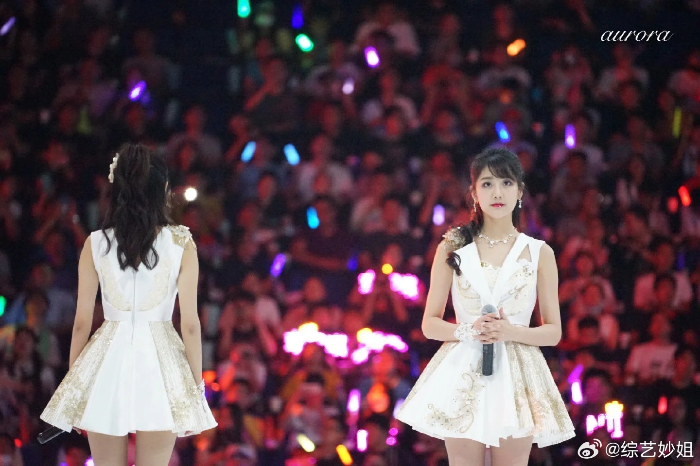 黄婷婷你心里想的是李艺彤吧 这下真的恨海情天上了，现在还有人在嗑卡黄吧，虽然be