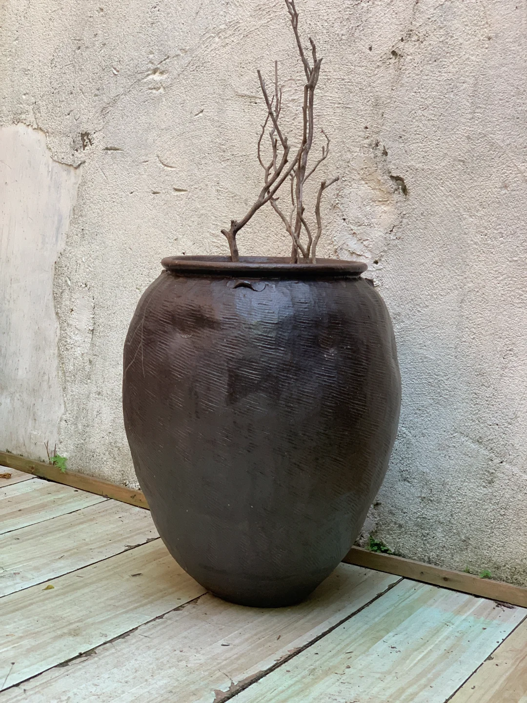 异形螺纹高罐；民宿、茶室等极简侘寂摆件。