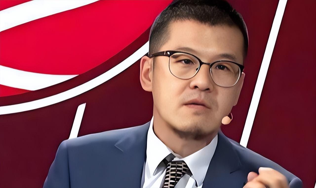 国内知名媒体人杨毅在直播间与球迷互动时直言，李梦是我见过的中国女篮历史上进攻能力