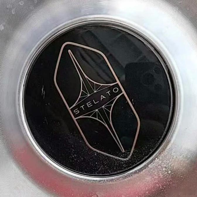 享界的图形logo开始上车了，总感觉这个设计是不是跟隔壁智界的有点像……[疑问]