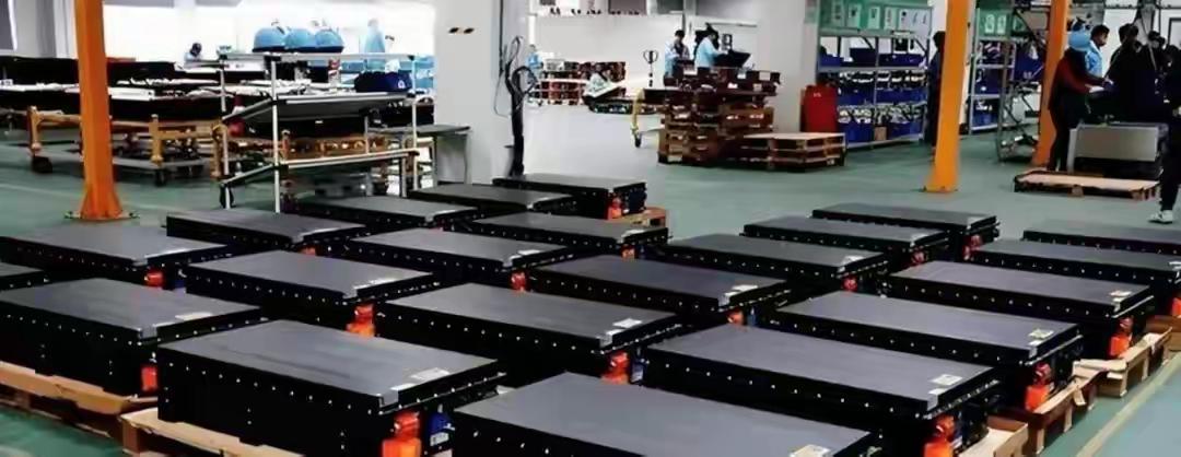 16万8落地的电车，开6年，二手车商只给3万8。

另一个更夸张——有人5年跑了