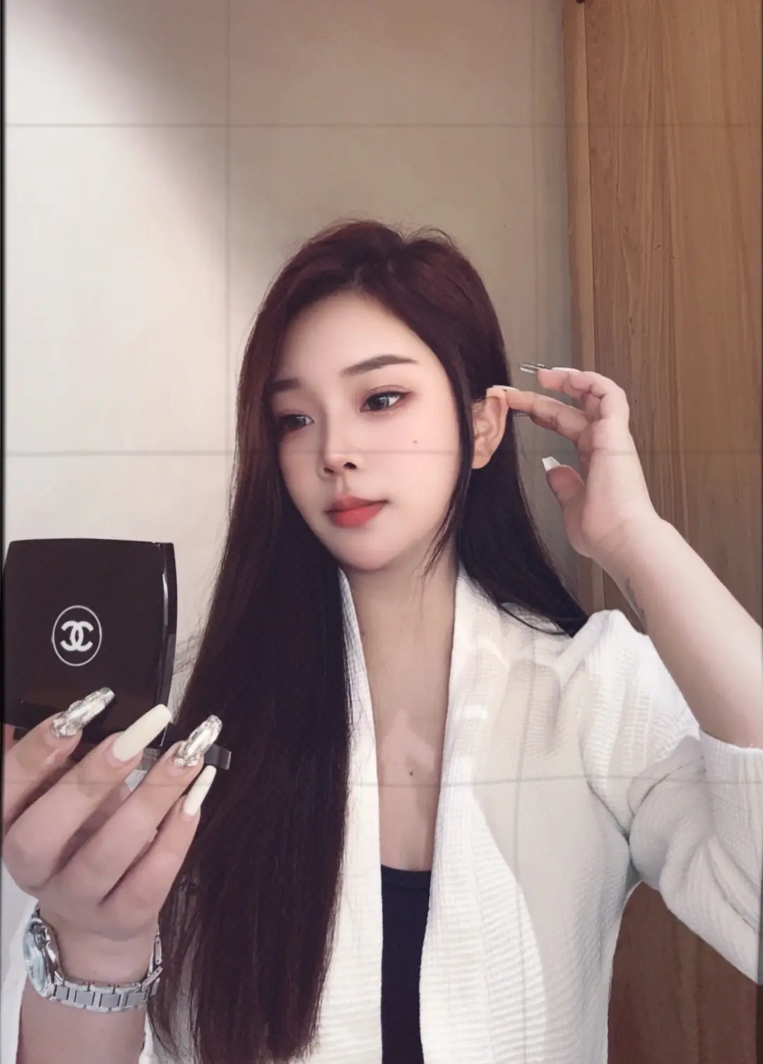 我偏爱自己骨子里的那份温柔与安静，但也有生性的冷淡与孤傲、不再用力走向任何人