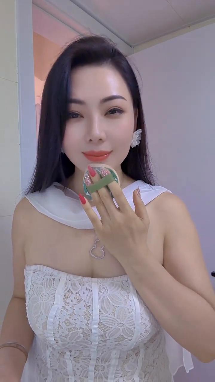 你有什么值得他留恋的？你帅，但是也老了。你忠于爱情，你没有这个。