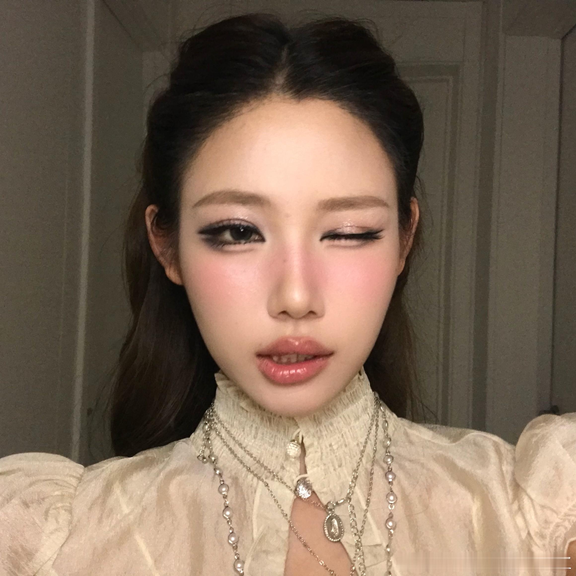 今天是骑士少女🫢终于会做这个发型了！看着简单做了几个小时