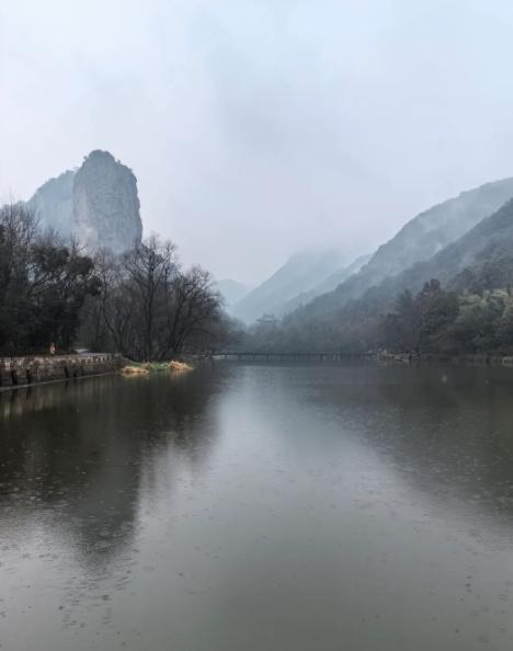 美乌角色大反转！乌克兰竟反向给美国卖军火
亲爱的朋友们大家好，我是海林小百科，今