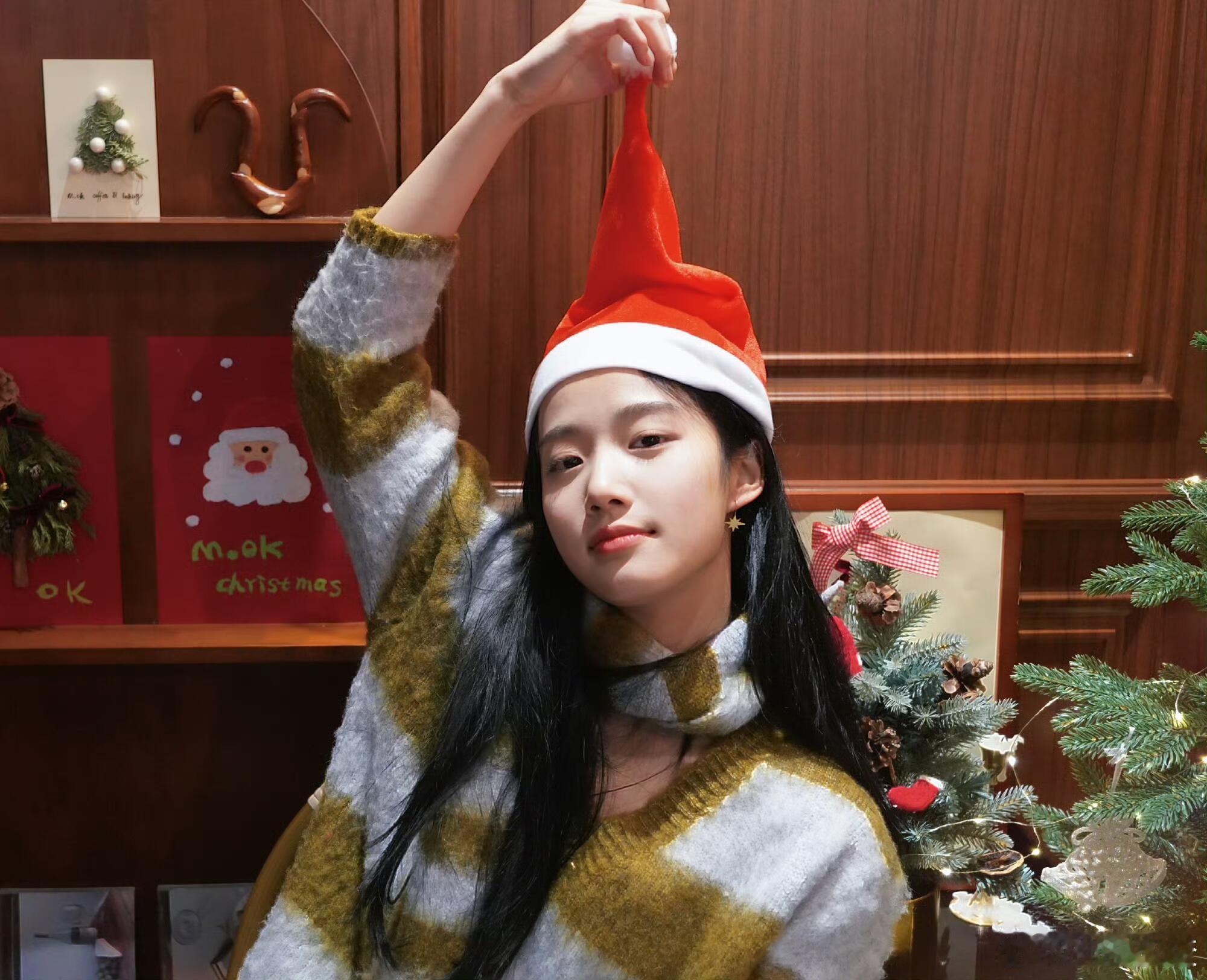 卢昱晓  圣诞限定版卢昱晓🧑🎄卢昱晓｜ 