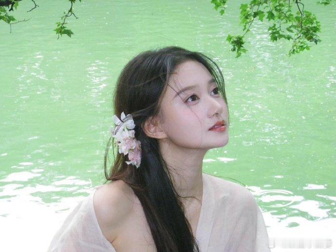 内娱恋爱脑赛道上新凤戏阳对夏静石的执念真的太深了！从一面之缘到主动联姻，再到婚后