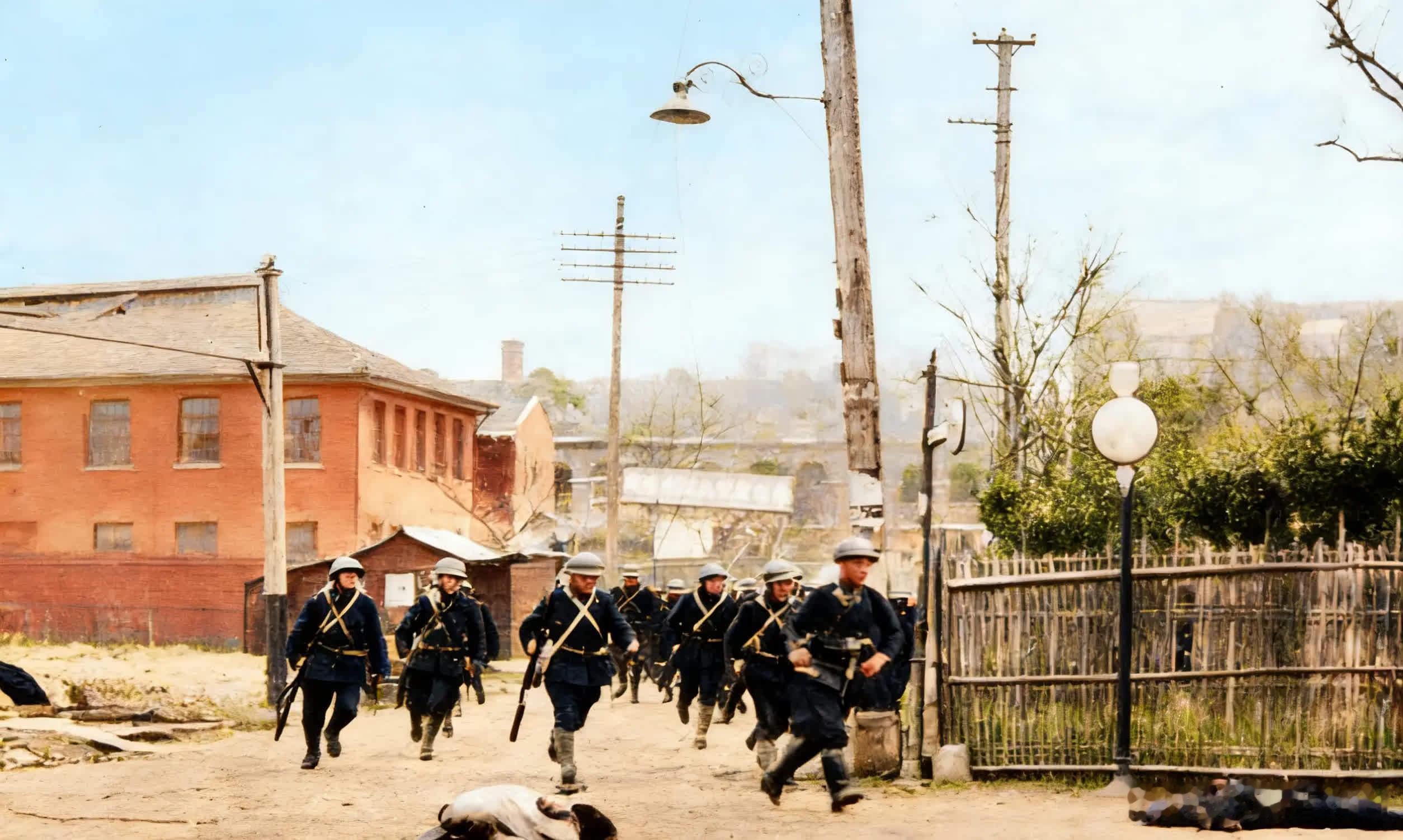 老照片中的历史：天津沦陷。卢沟桥事变后，日军为夺取华北要地，于1937年7月下旬